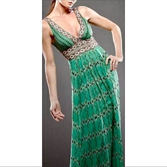 BCBGMaxAzria 100% Silk Green Chiffon bohemian Maxi Dress worn by Alysa King 4 - Picture 1 of 9